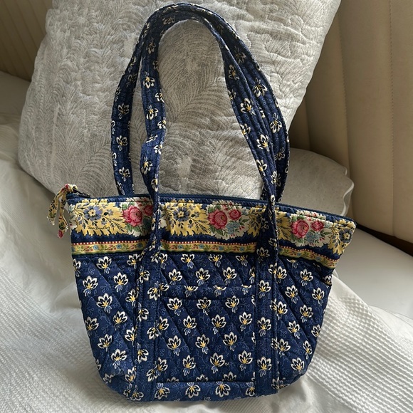 Vera Bradley purse - Picture 1 of 11